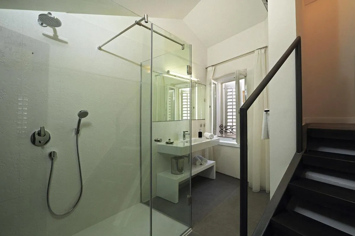 Image 2 of La Porta Luxury Rooms