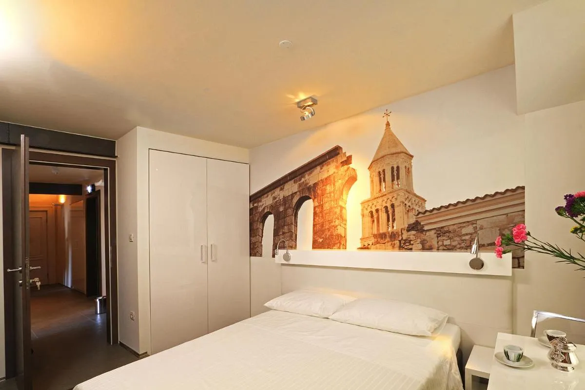 Image 6 of La Porta Luxury Rooms