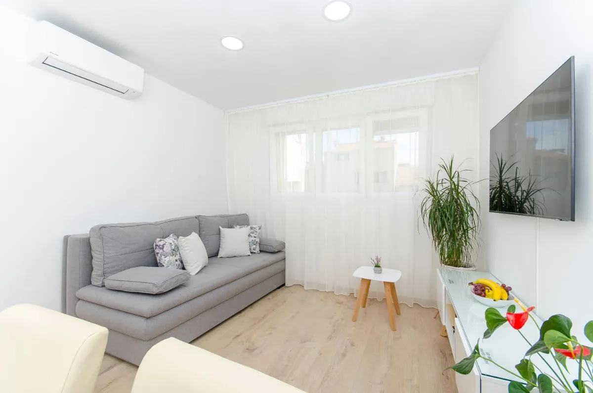 Image 4 of Lanuna apartment