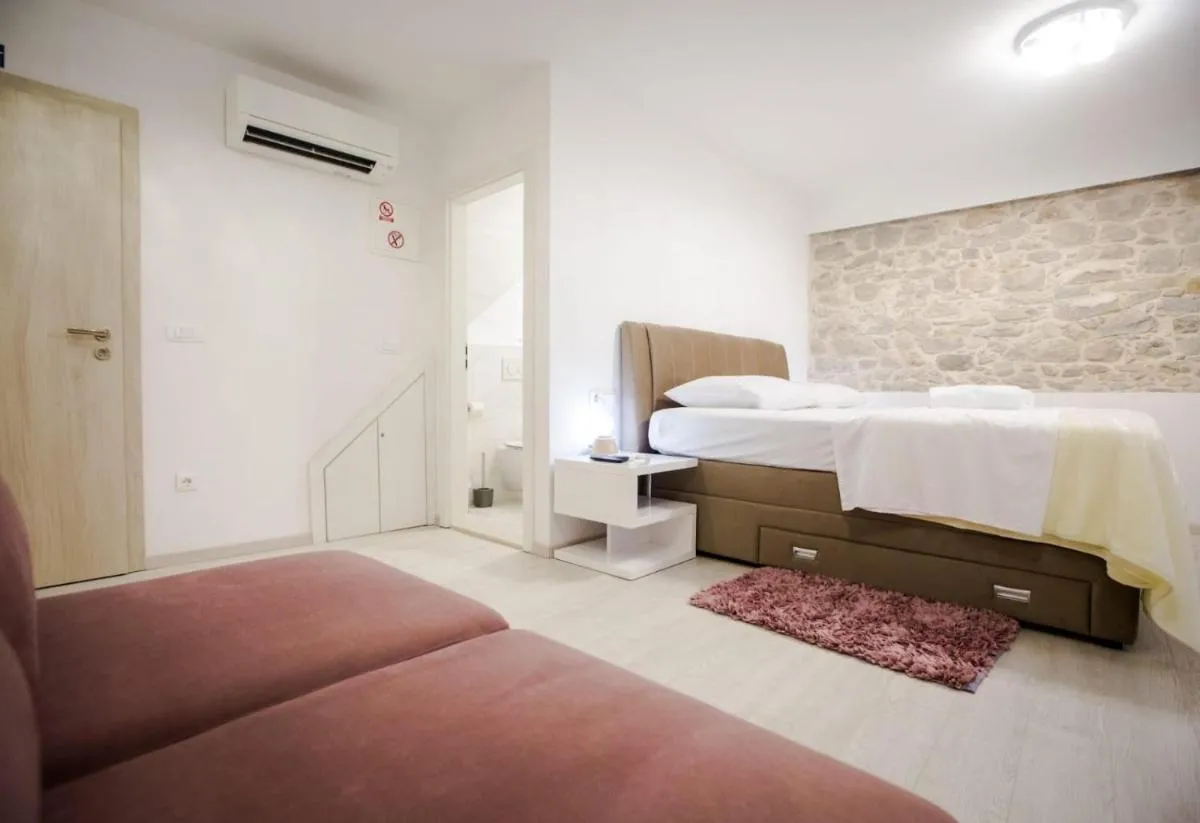 Image 4 of Lions luxury rooms