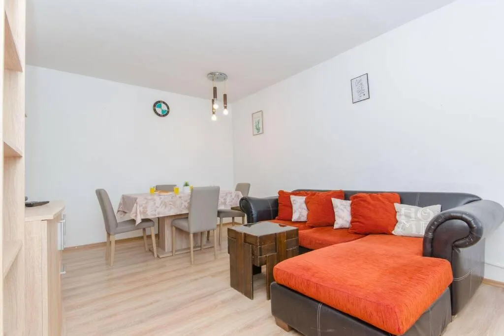 Image 3 of Liss Apartment