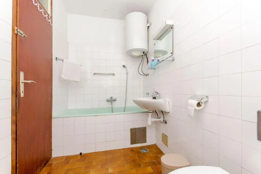 Image 2 of Liss Apartment