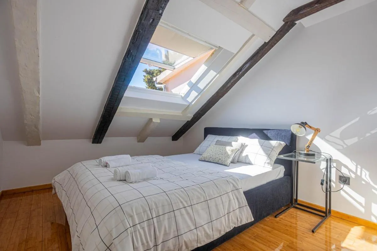 Image 1 of Luxattic