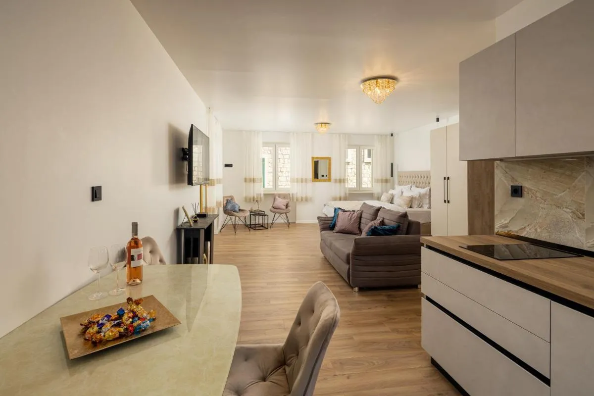 Image 2 of Luxury Accomodation Duje