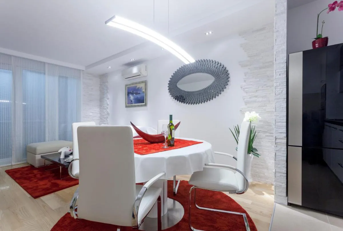 Image 4 of Luxury Apartment