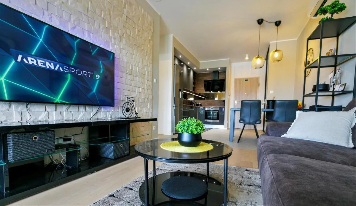 Image 4 of Luxury Apartment 4Seasons with Garage