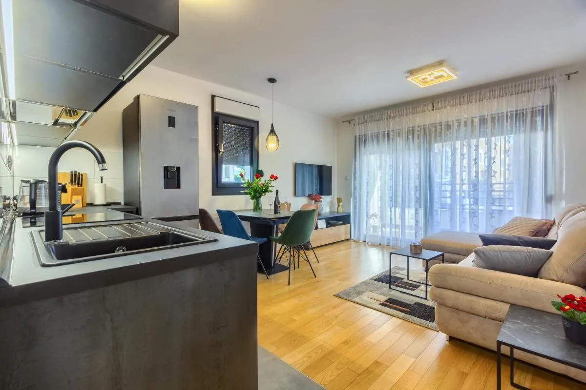 Image 3 of Luxury Apartment Petra