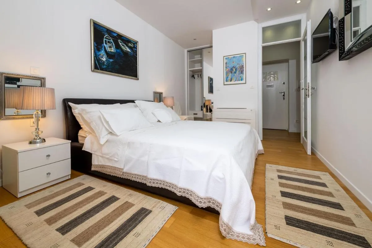 Image 6 of Luxury Apartment Set