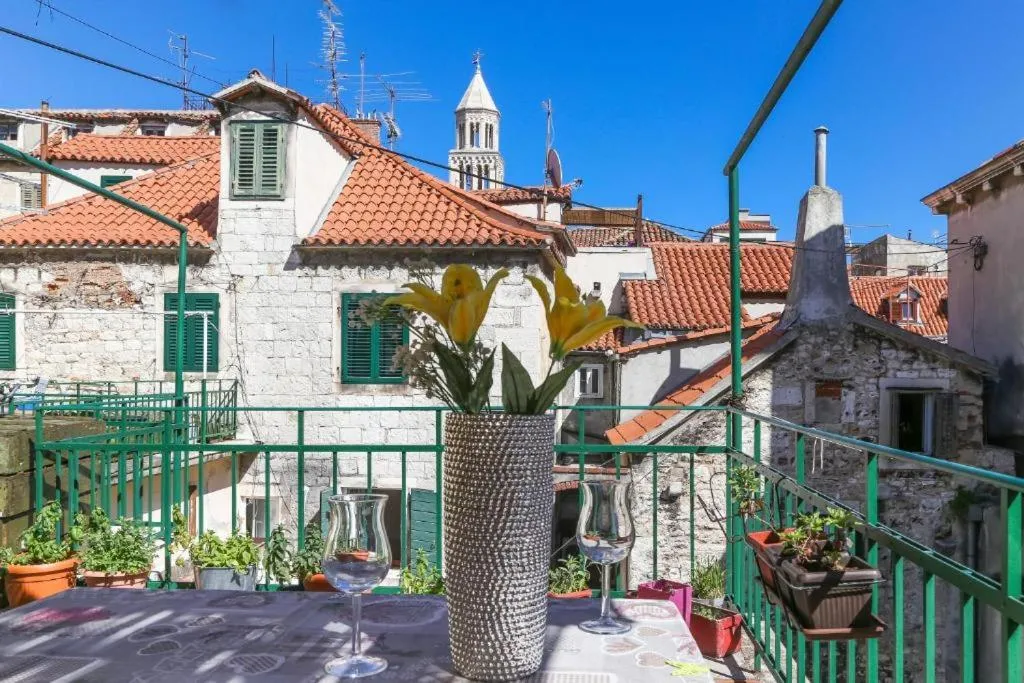 Image 5 of Luxury App PALACE OLD TOWN& Studio Green Melody with TERRACE