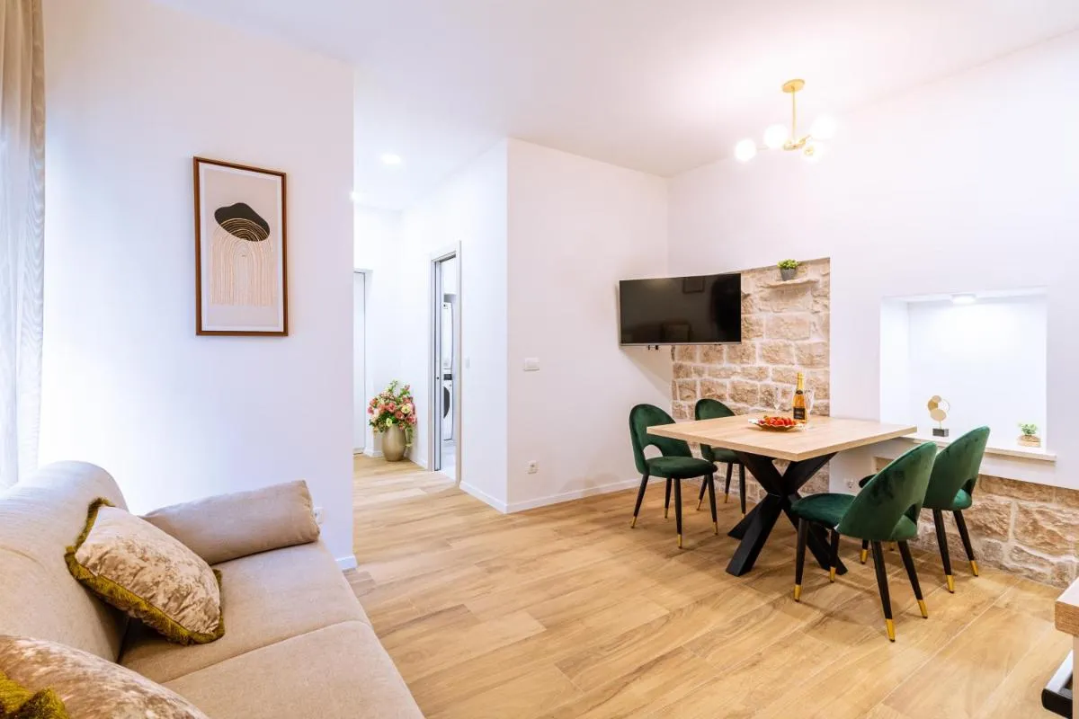Image 4 of Luxury App PALACE OLD TOWN& Studio Green Melody with TERRACE