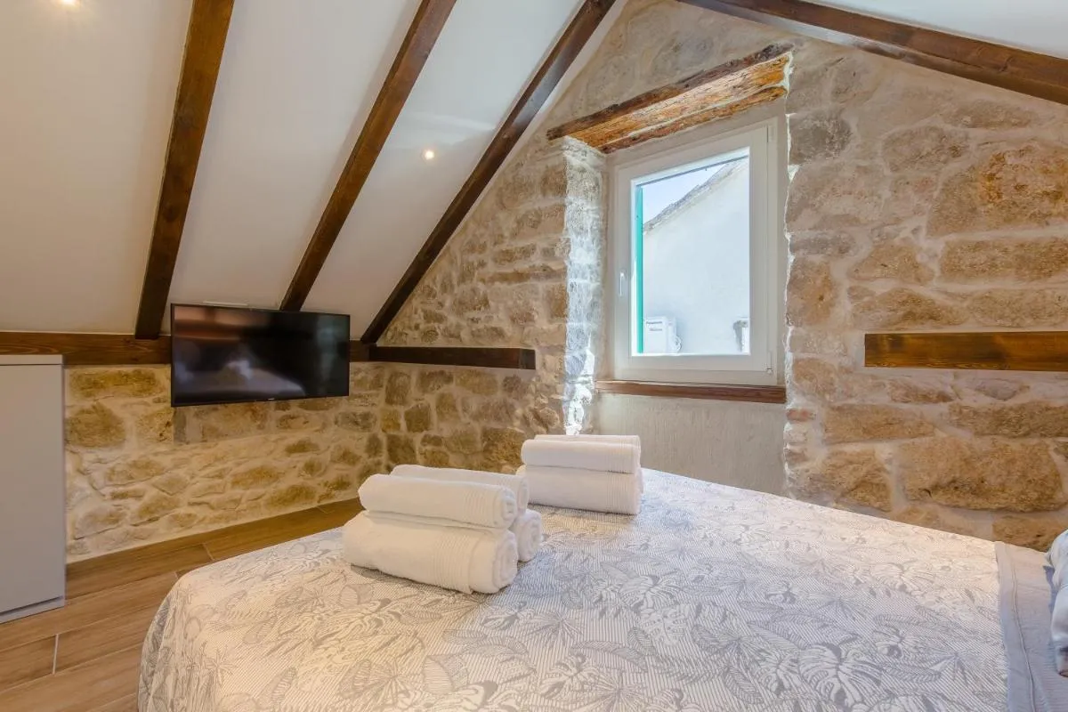 Image 1 of Luxury Apt Petra in 400 year old stone house 4+2