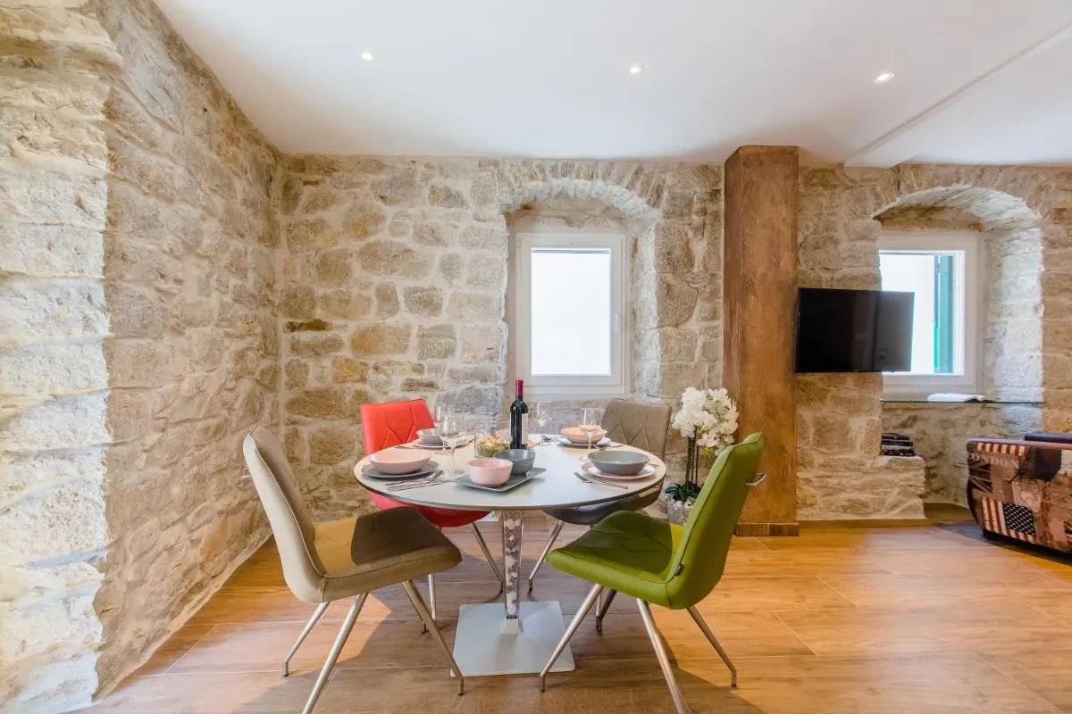 Image 3 of Luxury Apt Petra in 400 year old stone house 4+2