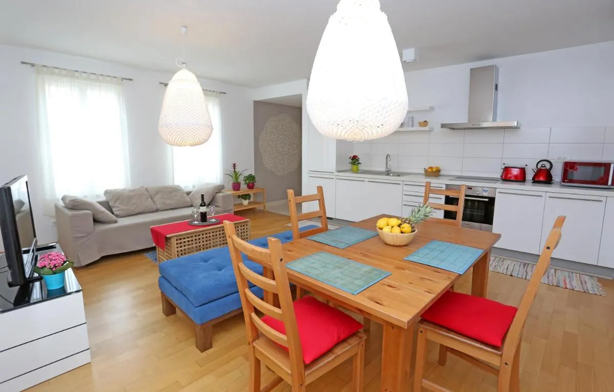 Image 2 of Luxury Apts Leone Split Centre
