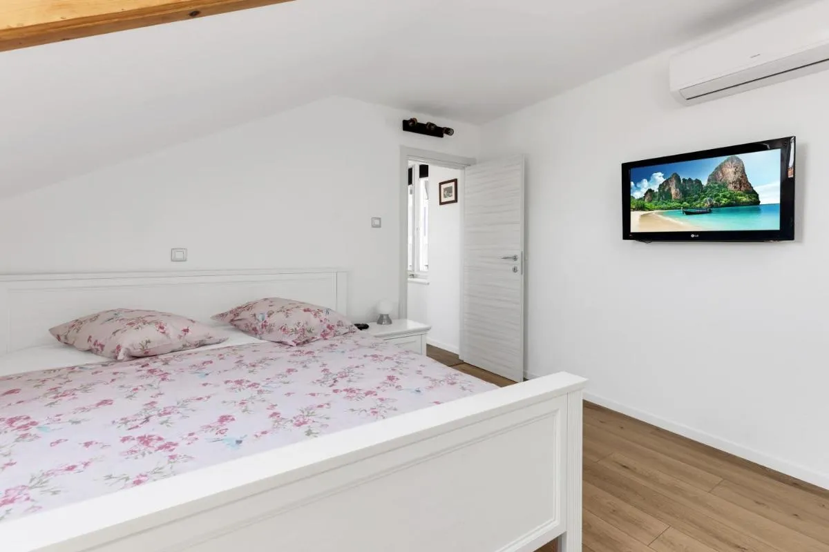 Image 6 of Luxury Dante Apartment with terrace