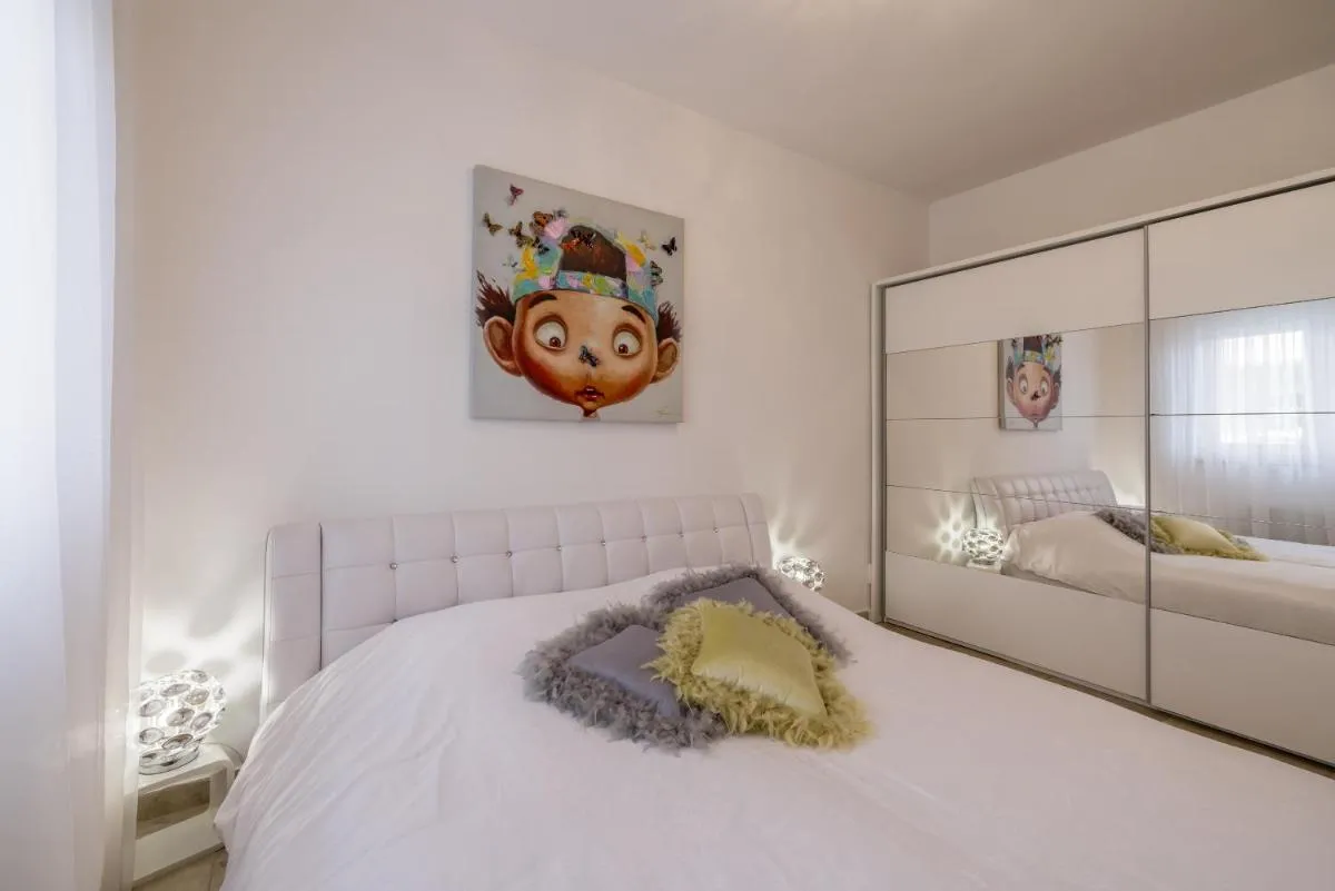 Image 5 of Luxury Leona apartment