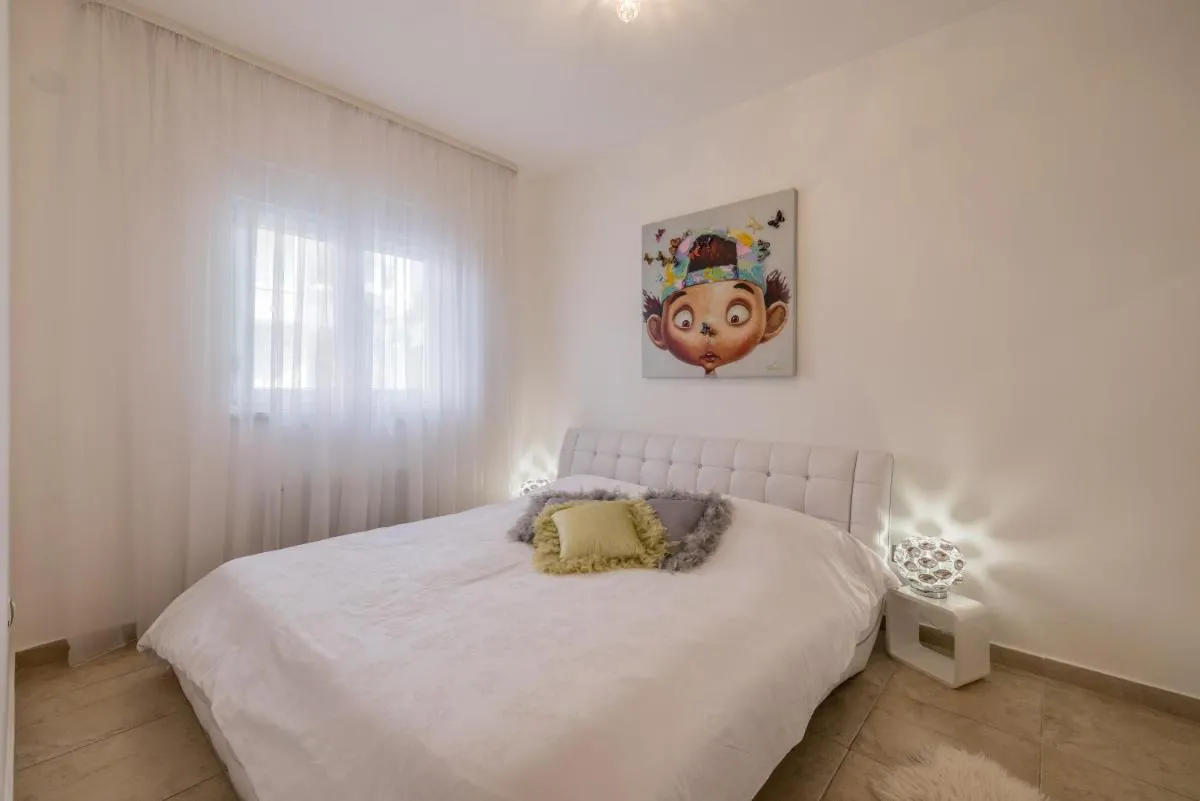 Image 1 of Luxury Leona apartment