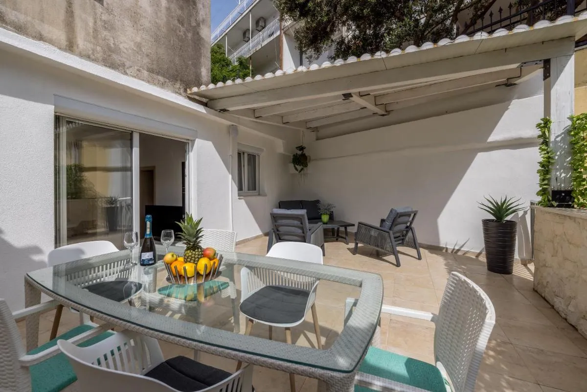 Image 3 of Luxury Leona apartment
