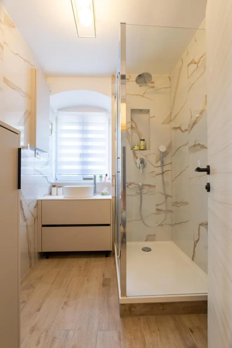 Image 3 of Luxury Lifestyle Rooms