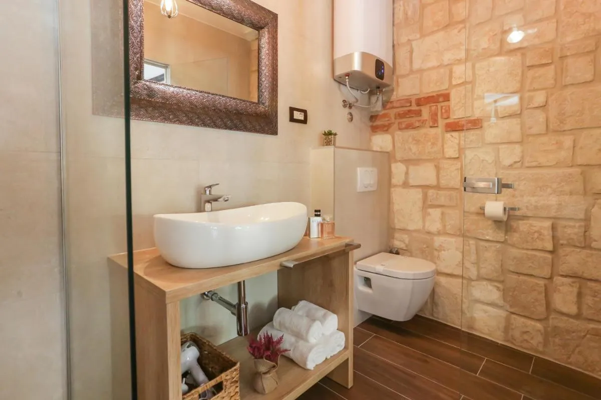Image 2 of Luxury Rooms Dino