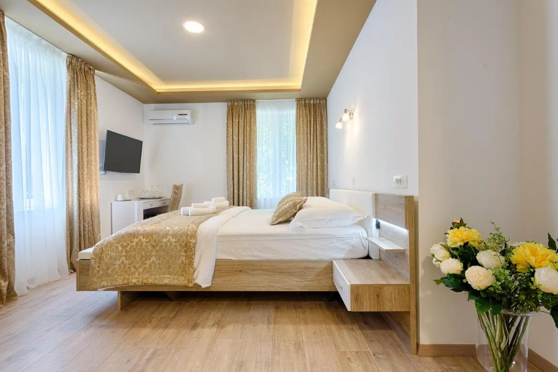 Image of Luxury Rooms Floramye