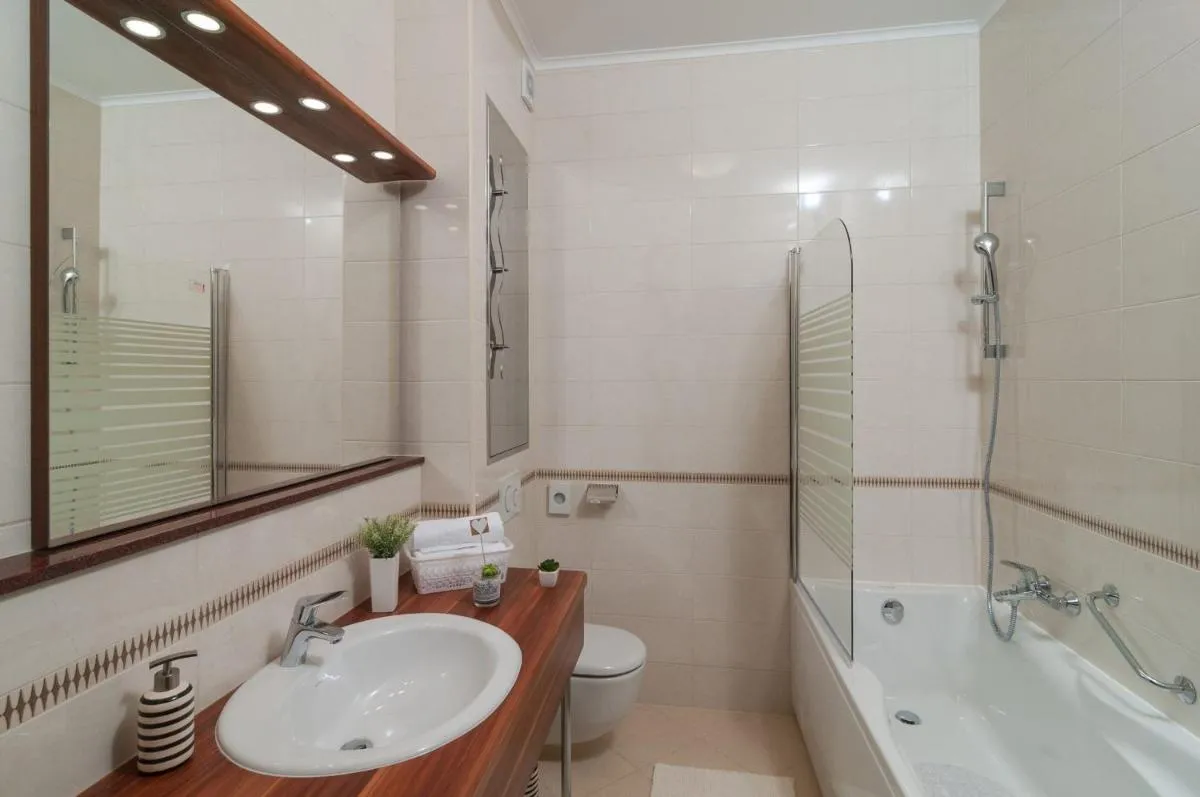 Image 2 of Luxury Rooms Near the Beach