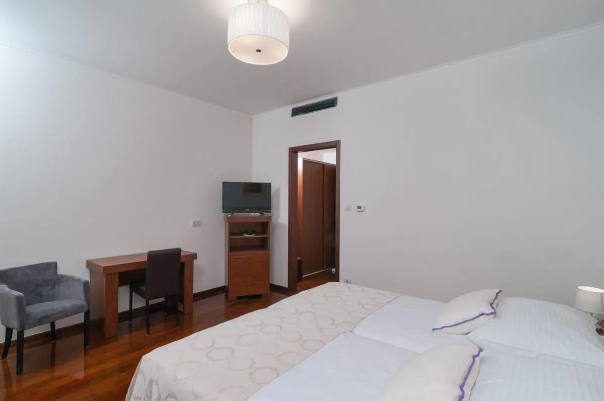 Image 4 of Luxury Rooms Near the Beach