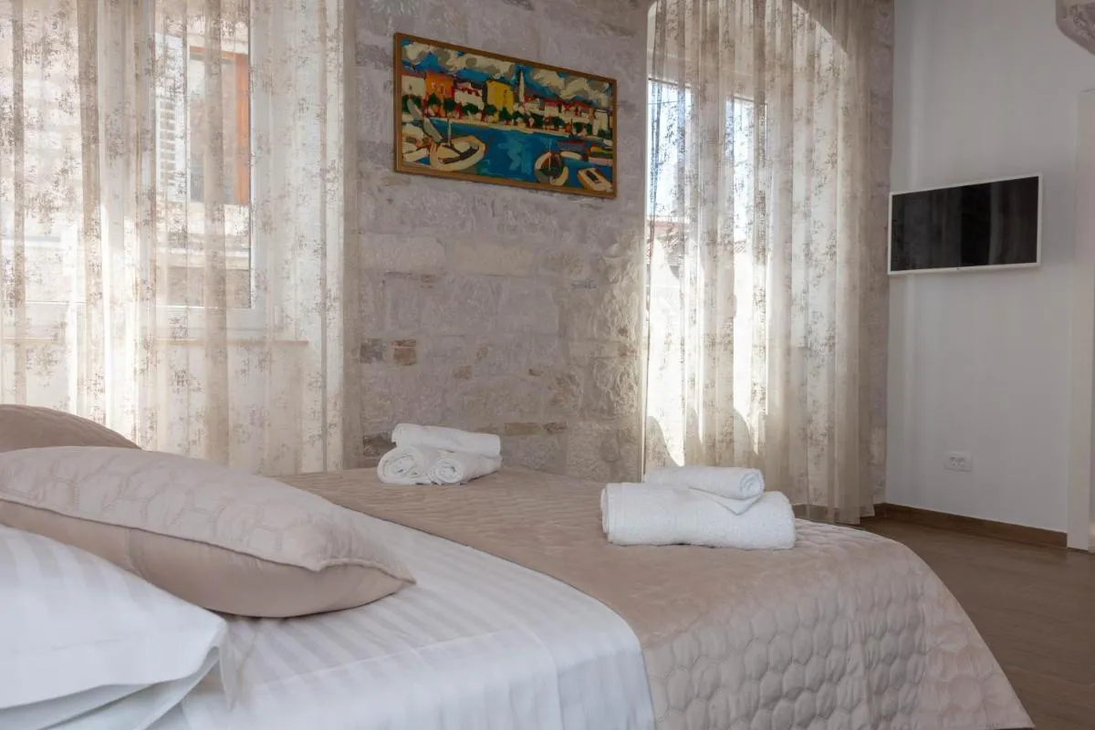 Image 6 of Luxury Rooms Rustic Chic