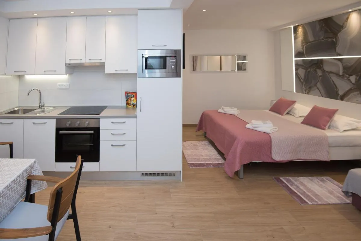 Image 3 of Luxury Studio Apartment Honeymoon