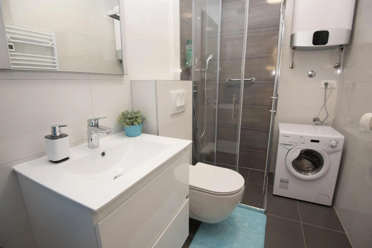 Image 2 of Luxury Studio Apartment Honeymoon