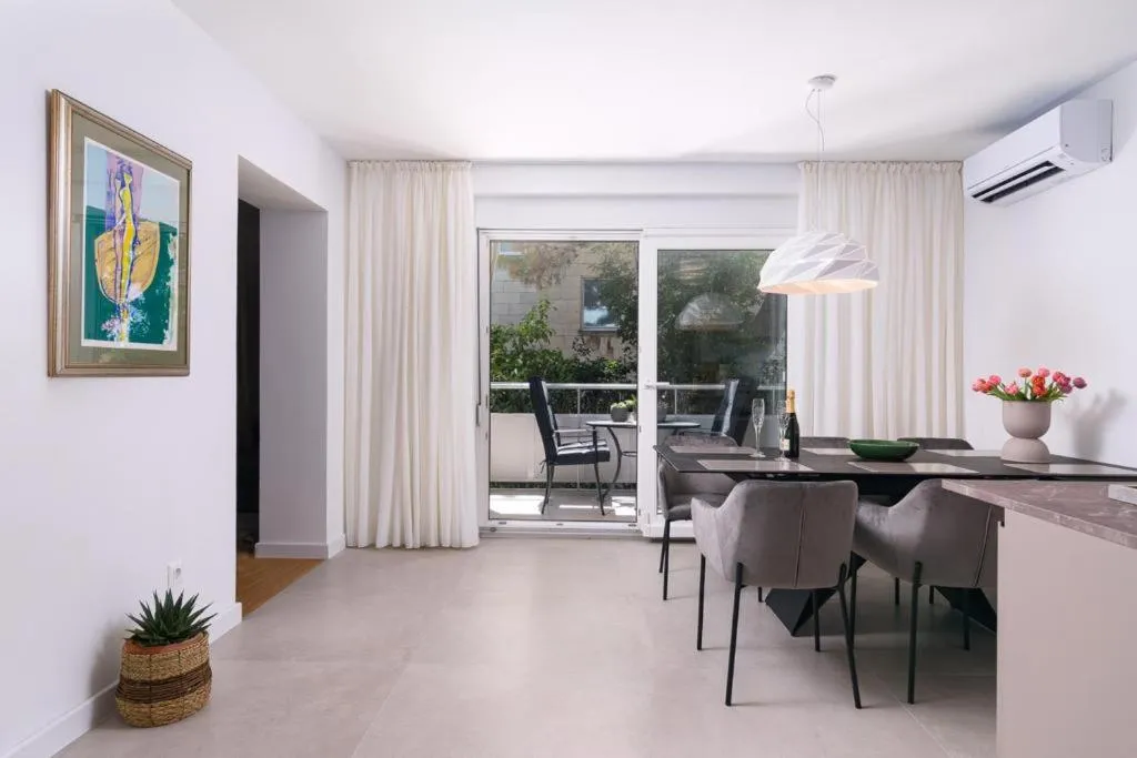 Image 2 of Luxury apartment A’MORE