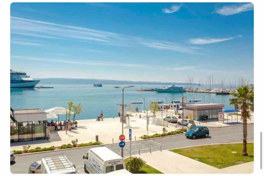 Image 5 of Luxury apartment Eni on the West Coast