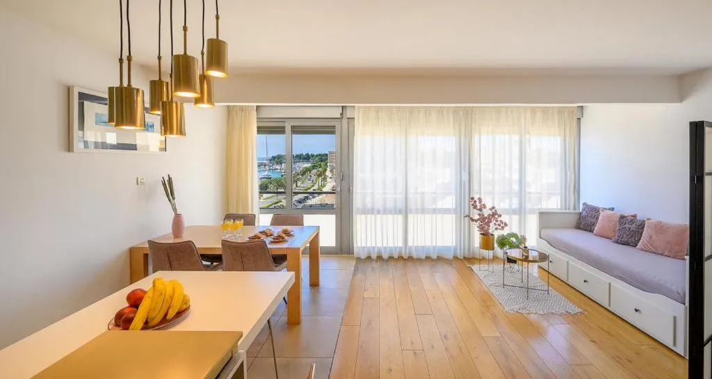 Image 3 of Luxury apartment Eni on the West Coast