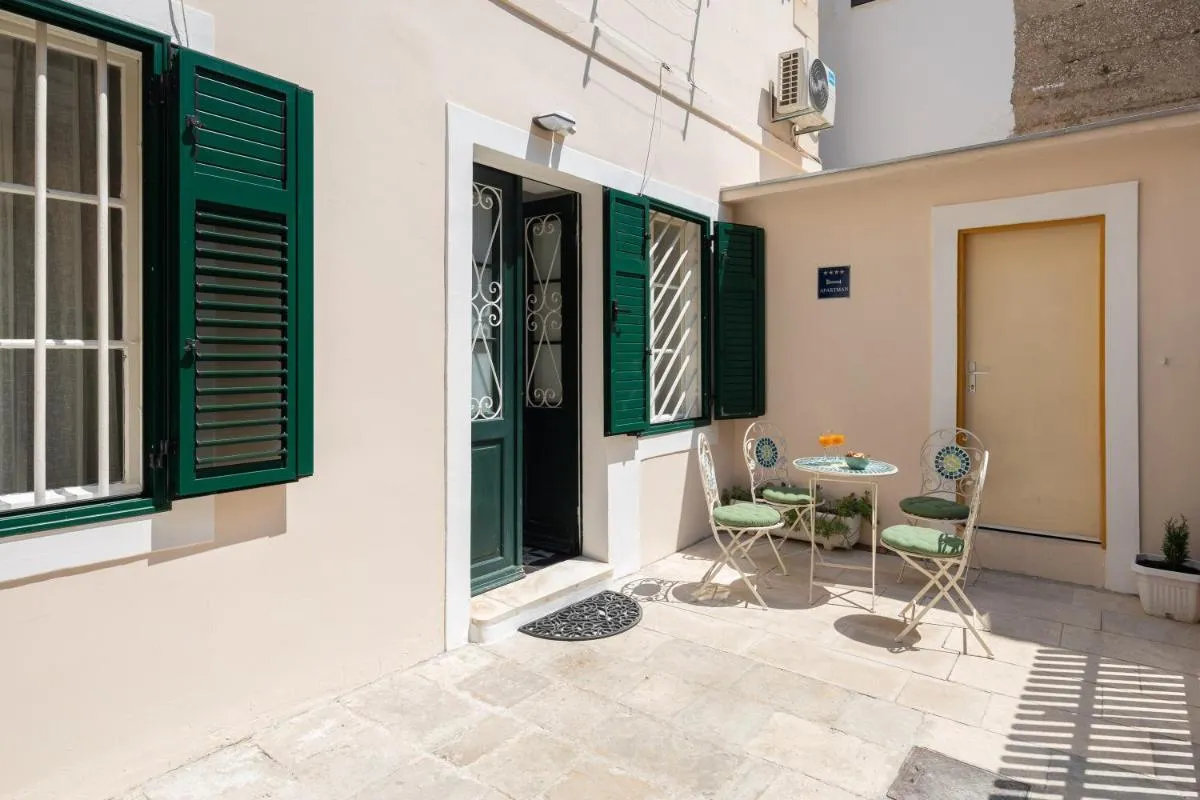 Image 4 of Luxury apartment Toni