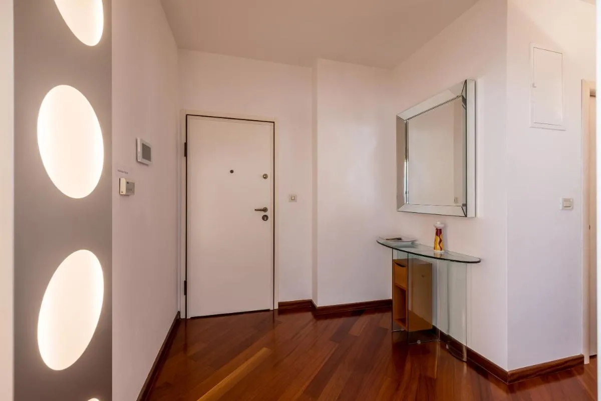Image 2 of Luxury apartment Zen