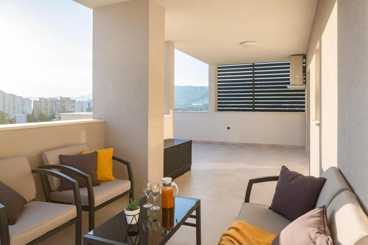 Image 2 of Luxury penthouse Papic