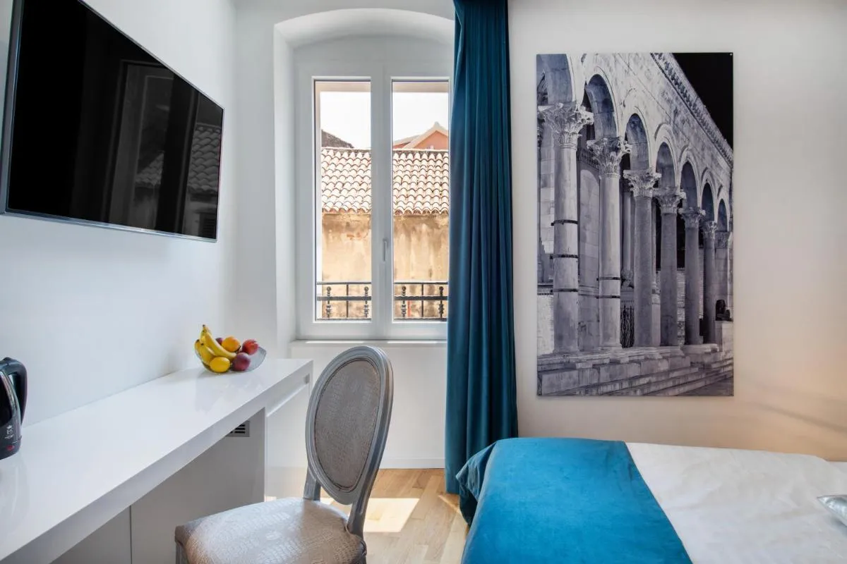 Image 3 of Luxury rooms Paula