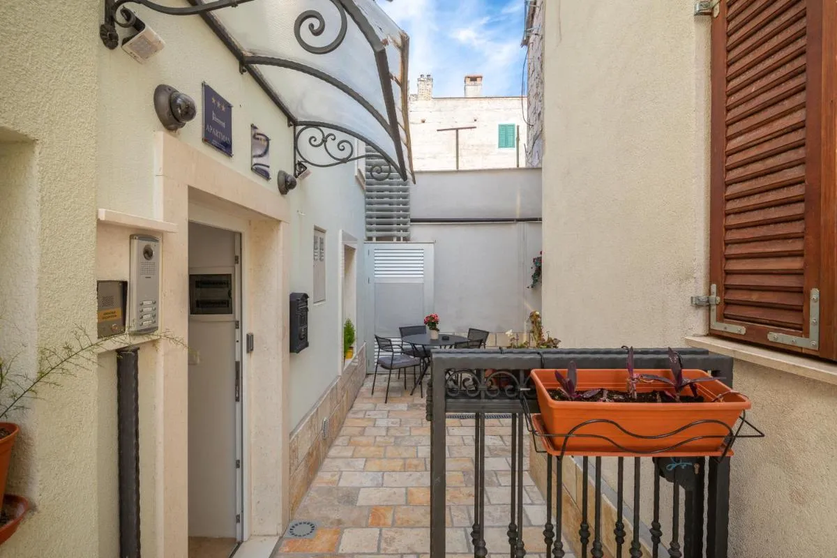 Image 5 of Luxury spacious studio in the heart of Split