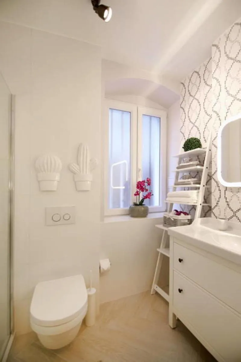 Image 3 of Magic Rooms Split