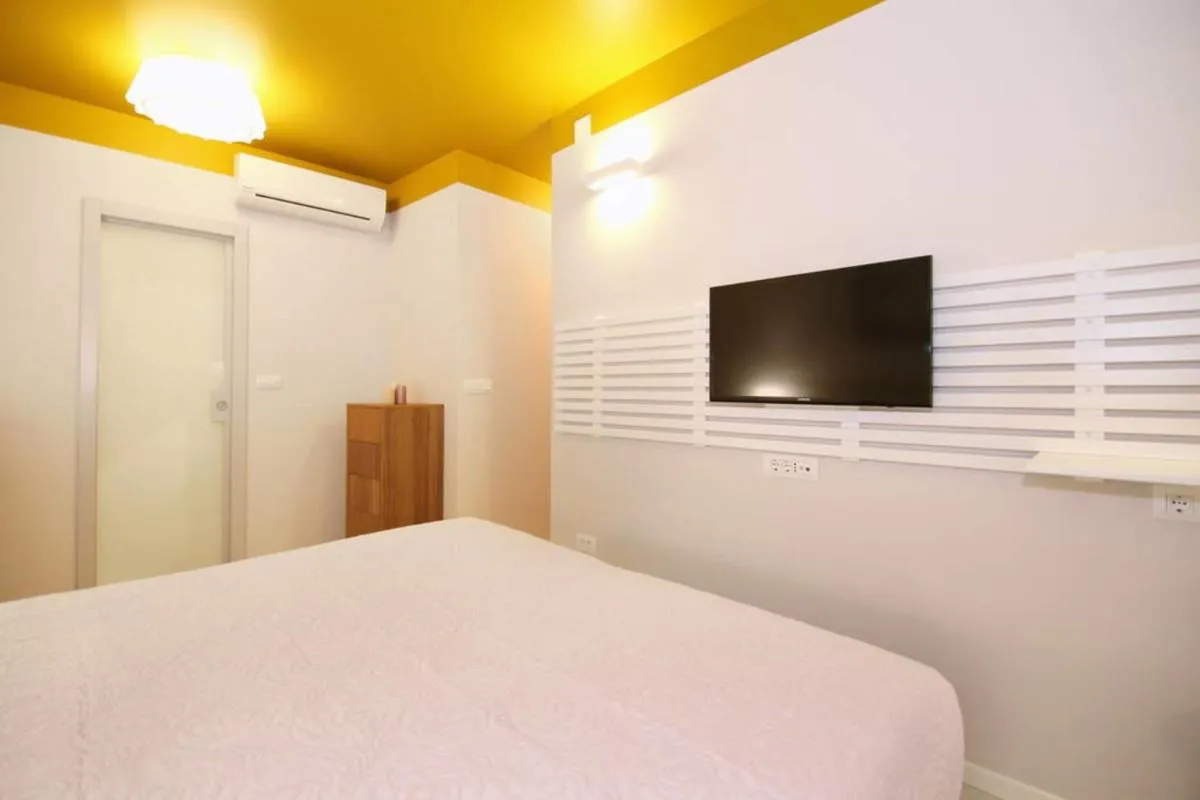 Image 4 of Magic Rooms Split