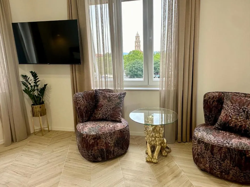 Image of Mariani luxury rooms in center