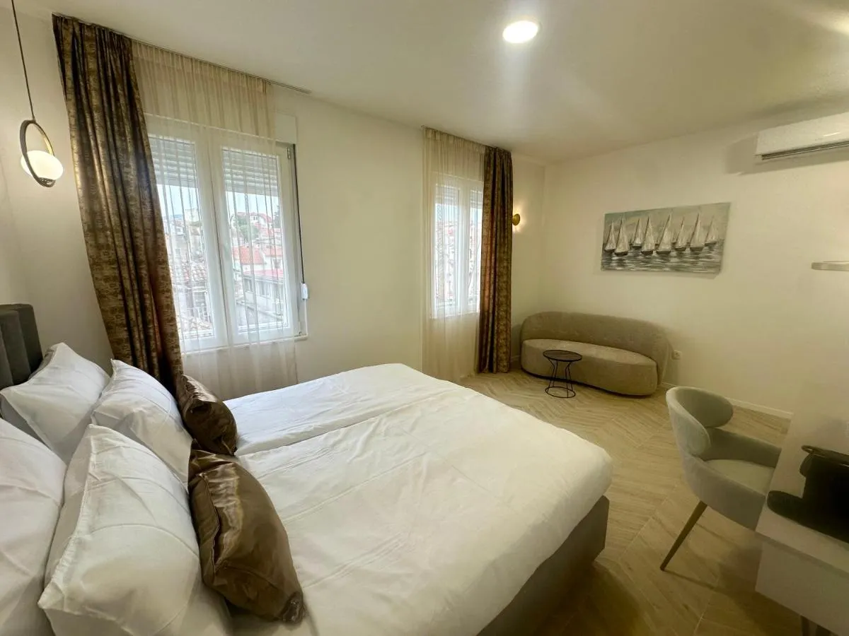 Image 5 of Mariani luxury rooms in center