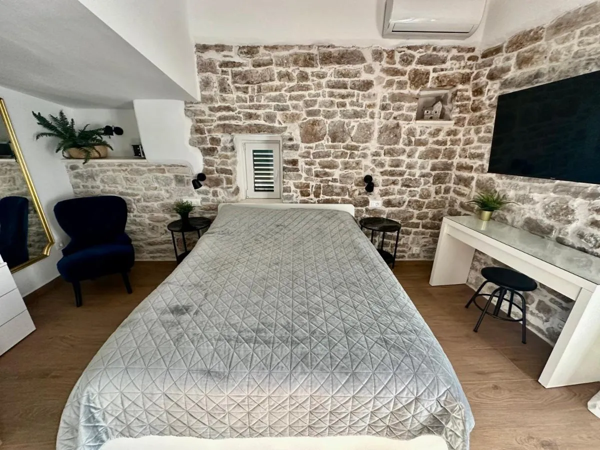Image 5 of Mariani studio apartments old town