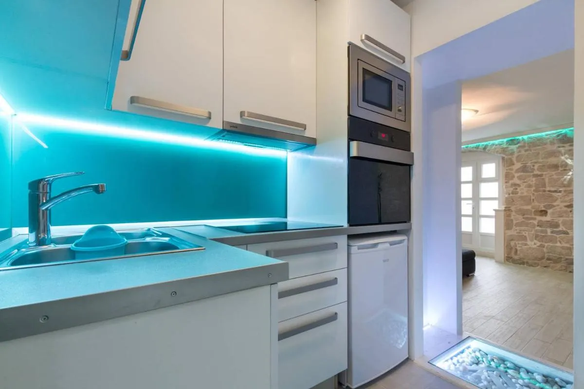 Image 2 of Modern apartment Rino