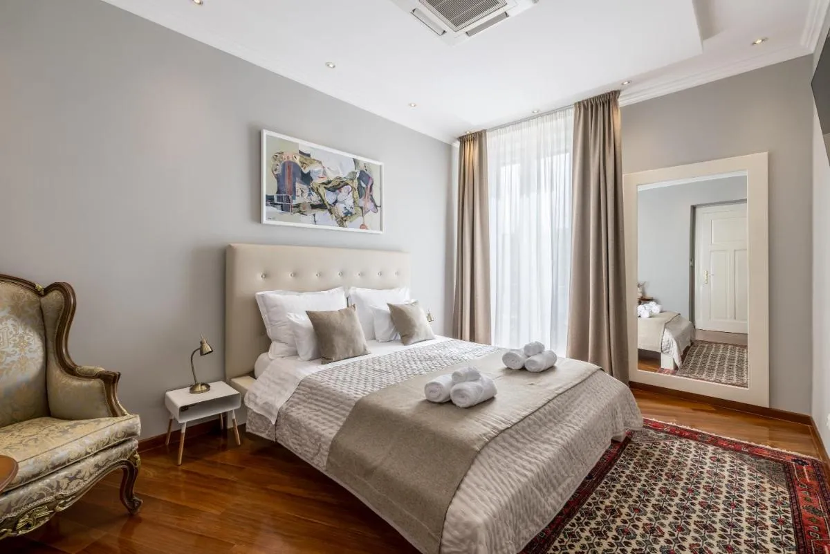 Image 3 of NEW! Elegant downtown suite – Casa Kaja
