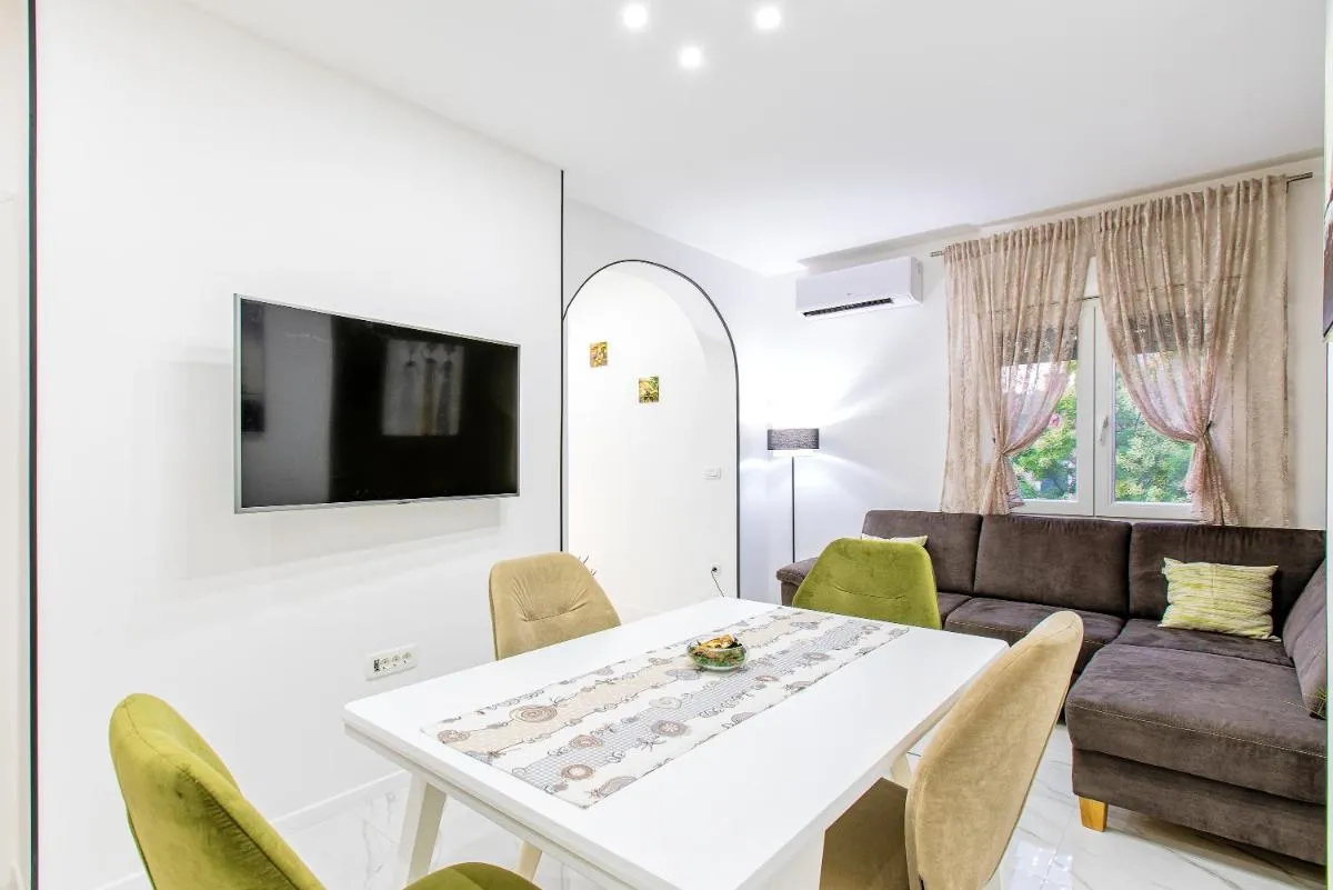 Image 2 of NEW! Luxury Apartment Dona