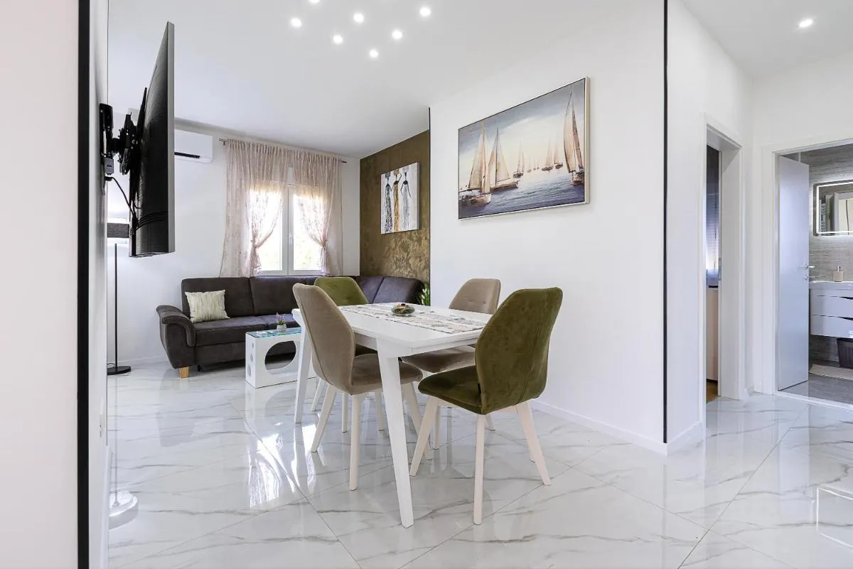 Image 4 of NEW! Luxury Apartment Dona