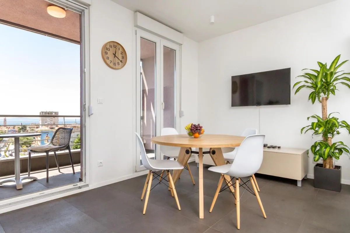 Image 4 of Nest Apartment