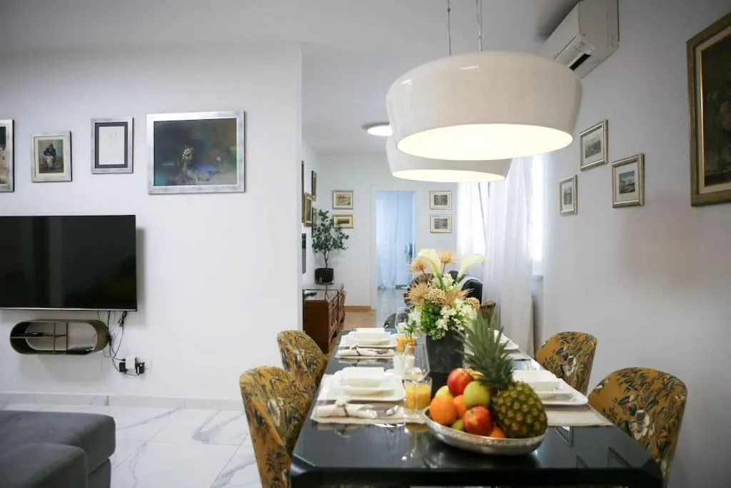 Image 1 of New & Luxury apartment Tony