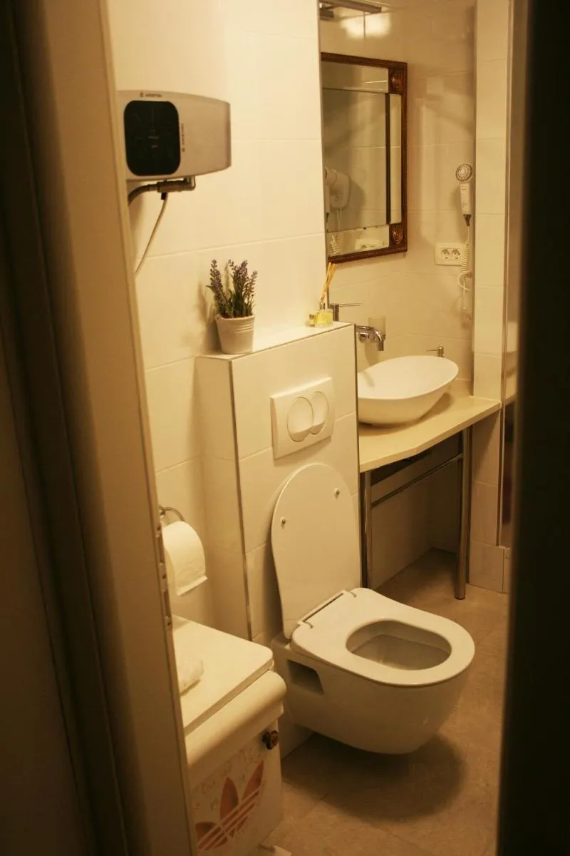 Image 6 of Old City Center Suite