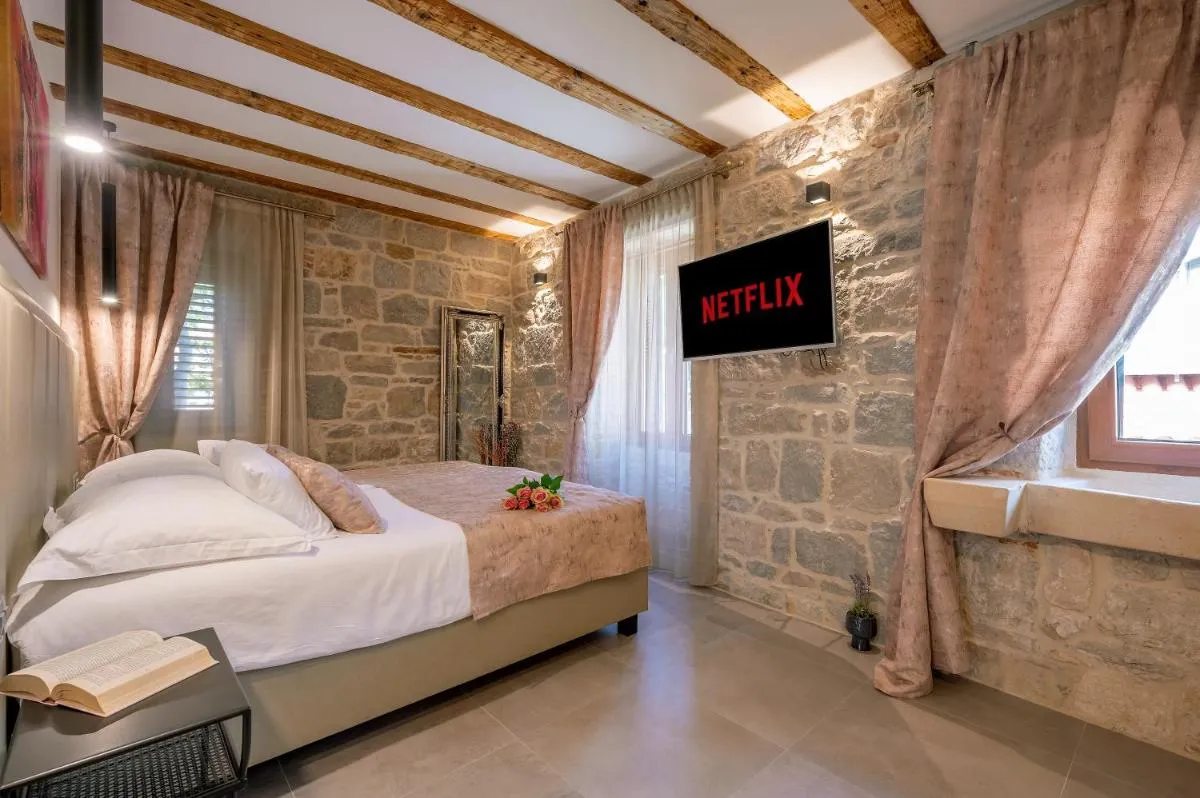 Image 4 of Old Spalatrum Luxury Rooms